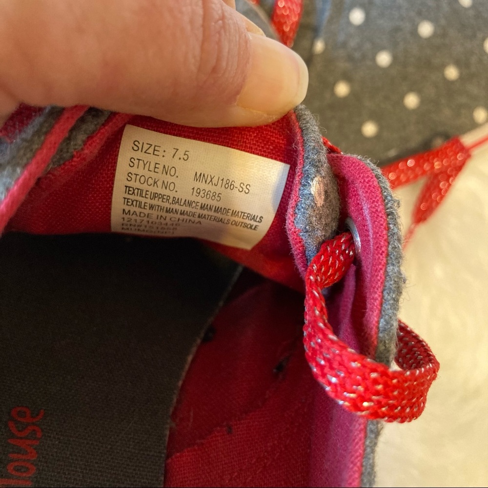 Minnie Mouse Shoes - Picture 7 of 8